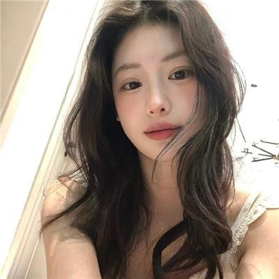 身份曝光后女秘书哭了